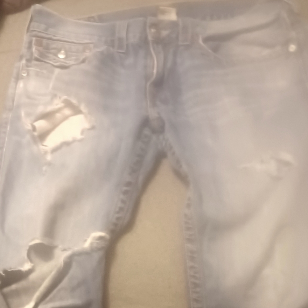 Men's distressed jeans